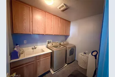 7565 Blue Mist Court, Fontana, CA 92336 - Photo 10
