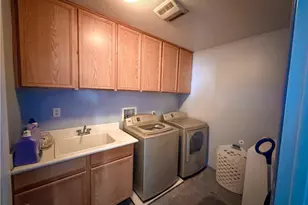 7565 Blue Mist Ct, Fontana, CA 92336 - Photo 10