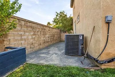6229 Eaglemont, Fontana, CA 92336 - Photo 38