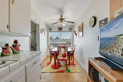 828 W 73rd Street, Los Angeles, CA 90044 - Photo 16