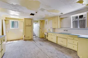 828 W 73rd St, Los Angeles, CA 90044 - Photo 36