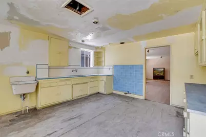 828 W 73rd Street, Los Angeles, CA 90044 - Photo 34