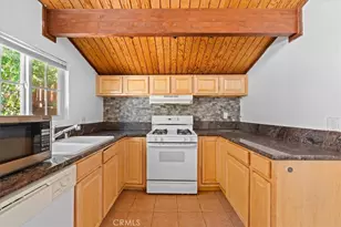 1132 Crags Ln, Fawnskin, CA 92333 - Photo 16