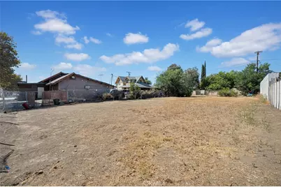 845 W Holt, Pomona, CA 91768 - Photo 2
