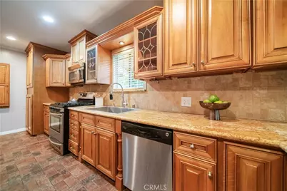 1151 E Comstock Avenue, Glendora, CA 91741 - Photo 10