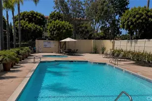 12720 Burbank, Valley Village, CA 91607 - Photo 16