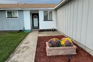 217 Fanshaw Ave, Pomona, CA 91768 - Photo 4