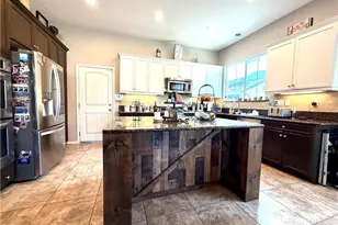 4751 Falconview Ct, Fontana, CA 92336 - Photo 6