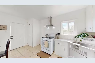 2828 N Sierra Way, San Bernardino, CA 92405 - Photo 10