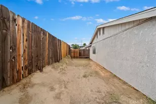 14399 Navarro Ct, Victorville, CA 92395 - Photo 20