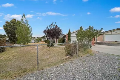 14399 Navarro Court, Victorville, CA 92395 - Photo 2