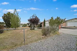 14399 Navarro Ct, Victorville, CA 92395 - Photo 2