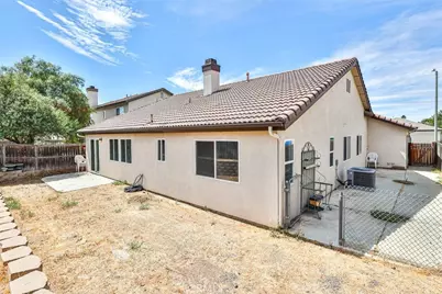 1452 Hummingbird, Hemet, CA 92545 - Photo 30