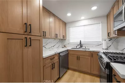160 Yorktown, Costa Mesa, CA 92626 - Photo 8