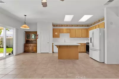 15877 Sapphire Street, Victorville, CA 92394 - Photo 10