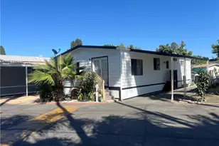 107 Monaco, Santa Ana, CA 92703 - Photo 2