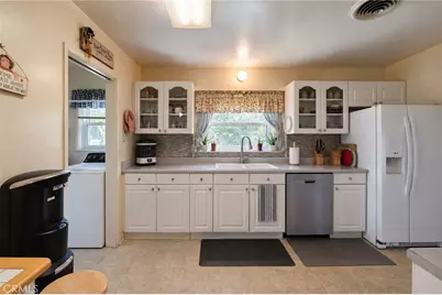 2989 Ladera Road, San Bernardino, CA 92405 - Photo 18