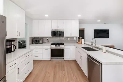 7026 Via Calafia, Carlsbad, CA 92009 - Photo 12