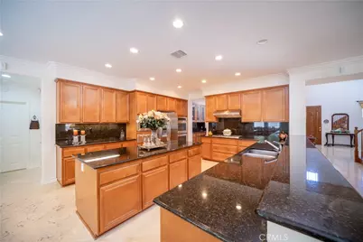 12327 Royal Oaks Drive, Rancho Cucamonga, CA 91739 - Photo 14