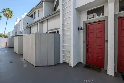 10911 Bluffside Drive #17, Studio City, CA 91604 - Photo 24