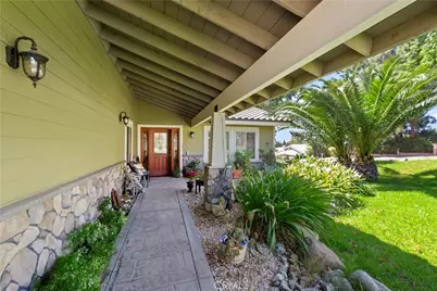 1082 23rd St, Upland, CA 91784 - Photo 2