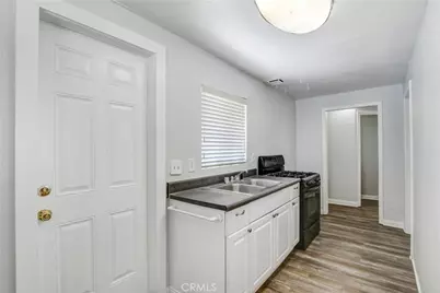 460 S Berkeley Avenue, San Bernardino, CA 92410 - Photo 10