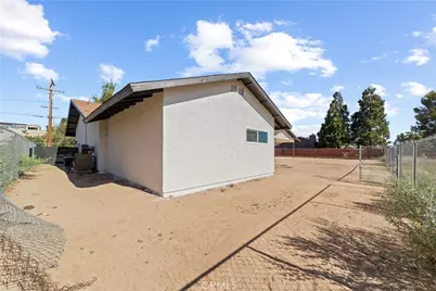 16849 Mission, Hesperia, CA 92345 - Photo 36