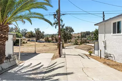 1390 Prospect, Pomona, CA 91766 - Photo 8