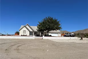 19755 Reyland Rd, Apple Valley, CA 92308 - Photo 2