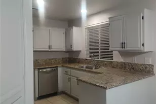 11981 Blackstone Ct, Fontana, CA 92337 - Photo 16