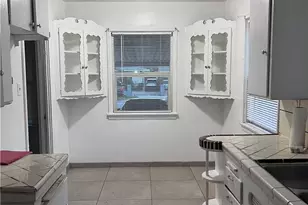 333 E 83rd St, Los Angeles, CA 90003 - Photo 4