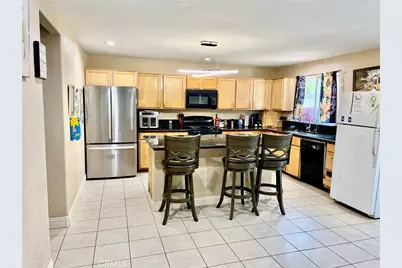 423 Madrid, Hemet, CA 92545 - Photo 8