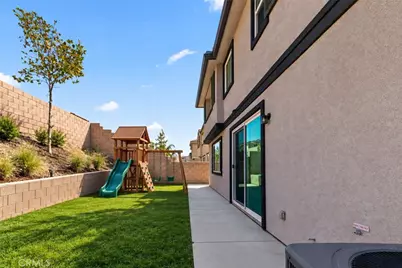 16986 Red Tail Lane, Fontana, CA 92336 - Photo 38