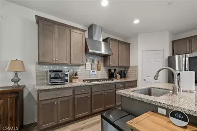 16986 Red Tail Lane, Fontana, CA 92336 - Photo 8
