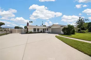 298 Terry Ln, Hemet, CA 92544 - Photo 2