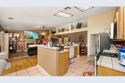10593 Orchid, Hesperia, CA 92345 - Photo 12