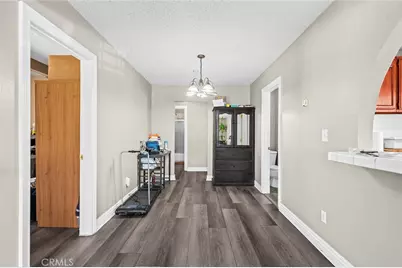 827 W 104th Place, Los Angeles, CA 90044 - Photo 8