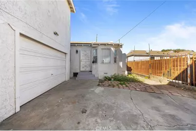 9614 Graham Ave, Los Angeles, CA 90002 - Photo 48