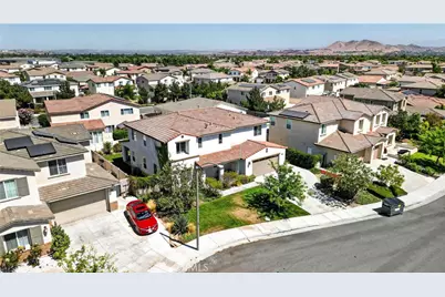 4914 Horse Chestnut, Jurupa Valley, CA 91752 - Photo 4