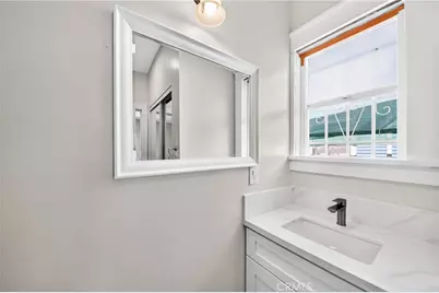 184 S Harvard Boulevard, Los Angeles, CA 90004 - Photo 32