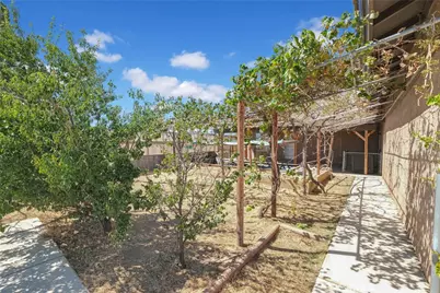 12771 Elm, Oak Hills, CA 92344 - Photo 38