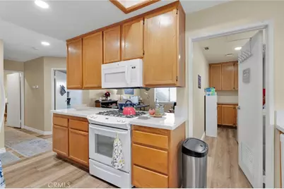 13032 Rainwood Court, Victorville, CA 92395 - Photo 12