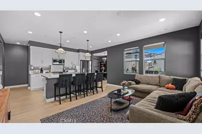102 Fayette Court, Claremont, CA 91711 - Photo 4
