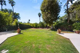 8847 White Oak Ave, Sherwood Forest, CA 91325 - Photo 46