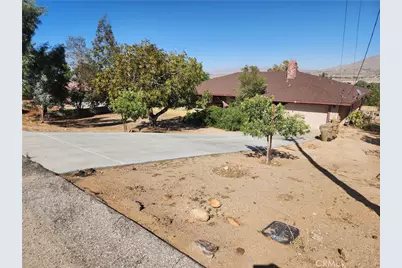 7889 Gaylop, Hesperia, CA 92345 - Photo 2