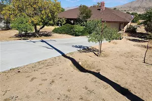 7889 Gaylop, Hesperia, CA 92345 - Photo 2