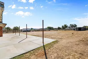 15437 Jasmine St, Victorville, CA 92395 - Photo 24
