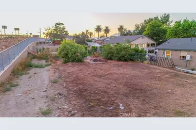 10176 Vine, Bloomington, CA 92316 - Photo 14