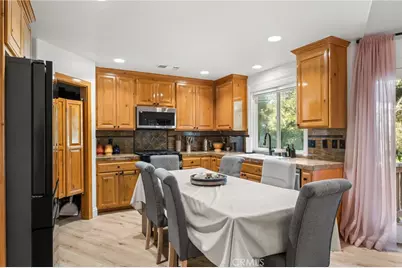 24599 Geneva, Crestline, CA 92325 - Photo 6