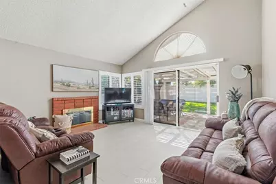 15085 Primrose Court, Fontana, CA 92336 - Photo 4